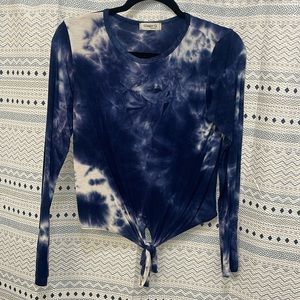 Ginger G long sleeve that ties at the belly, Size Small - barely worn.